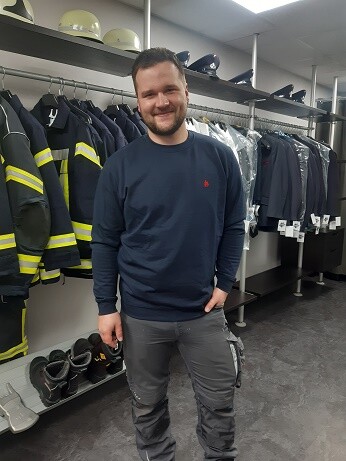 Sweatshirt, 1/1 Arm, marineblau mit roter Flamme